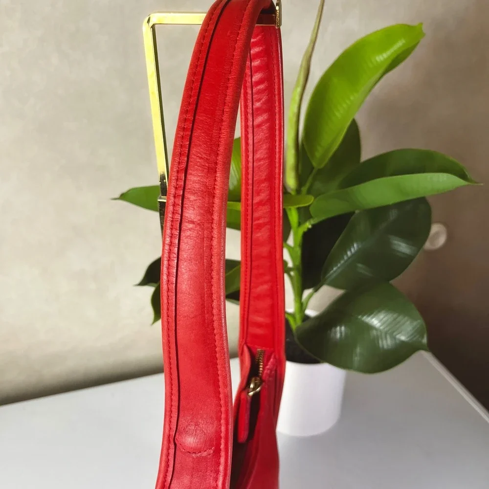 ♡COACH♡ Vintage 9020 Small Ergo Red Zip Shoulder Style Bag